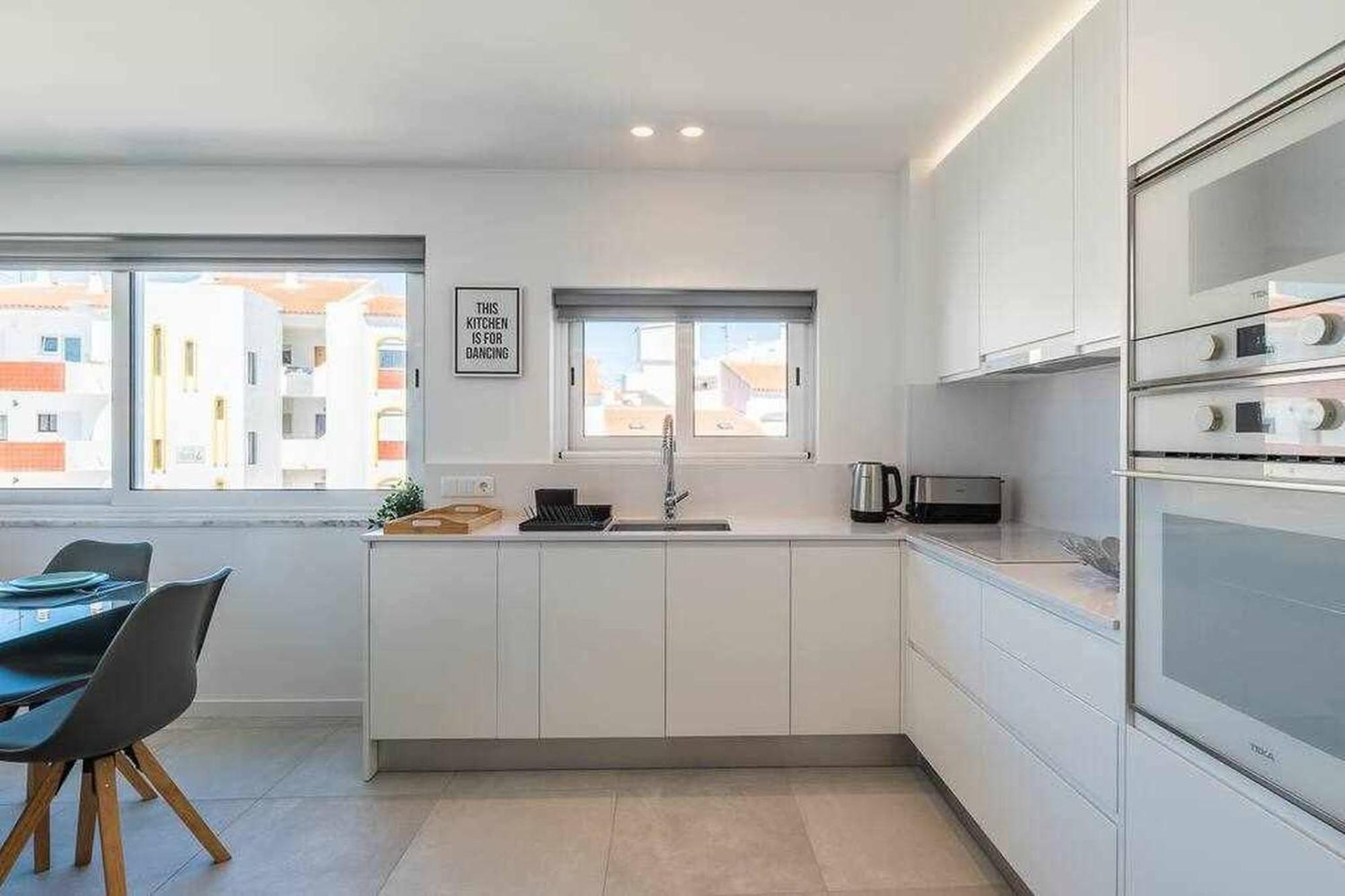 Central Town 2-Bedroom Apartment Албуфейра Екстер'єр фото