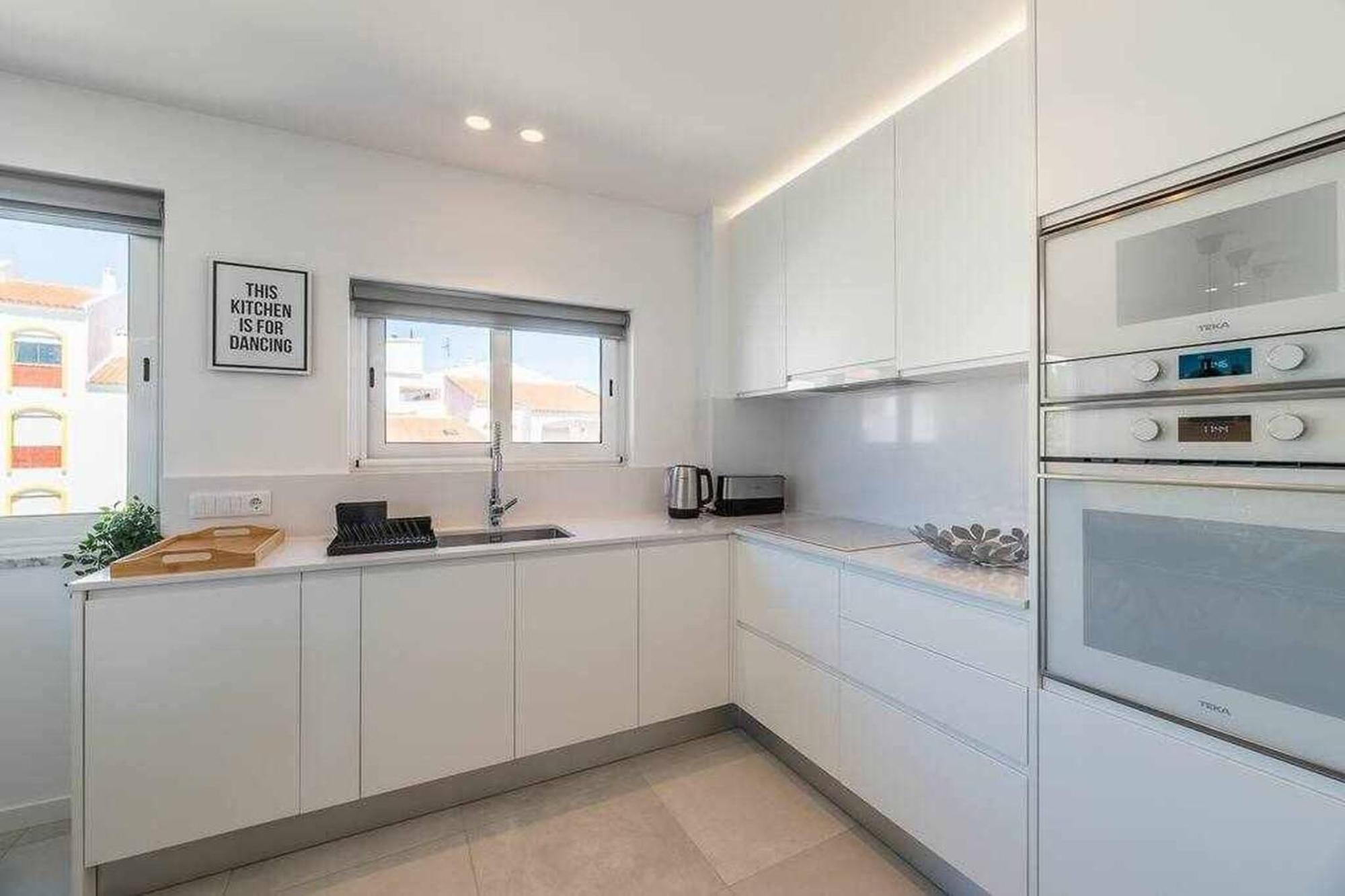 Central Town 2-Bedroom Apartment Албуфейра Екстер'єр фото